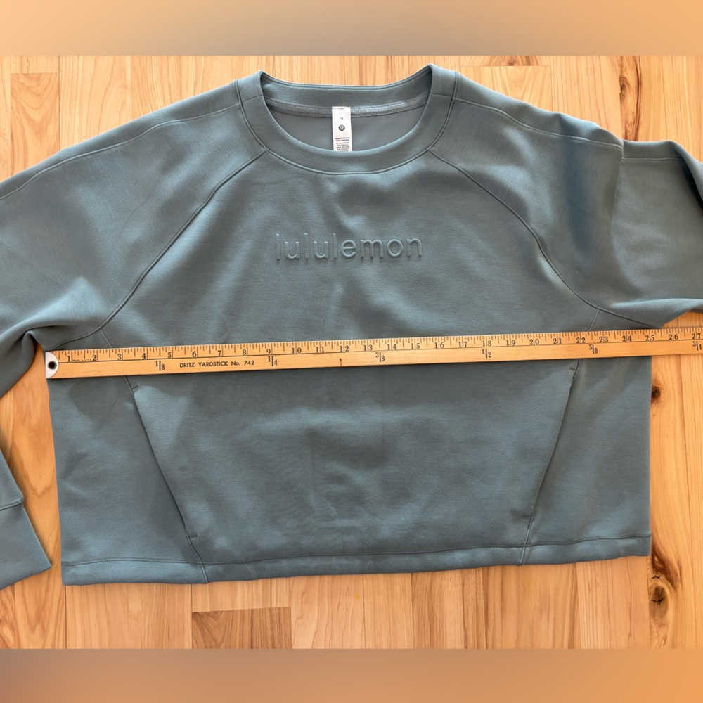 Lululemon Women’s Smooth Spacer Cropped Pullover Sz 14 Sage Green - Picture 12 of 13